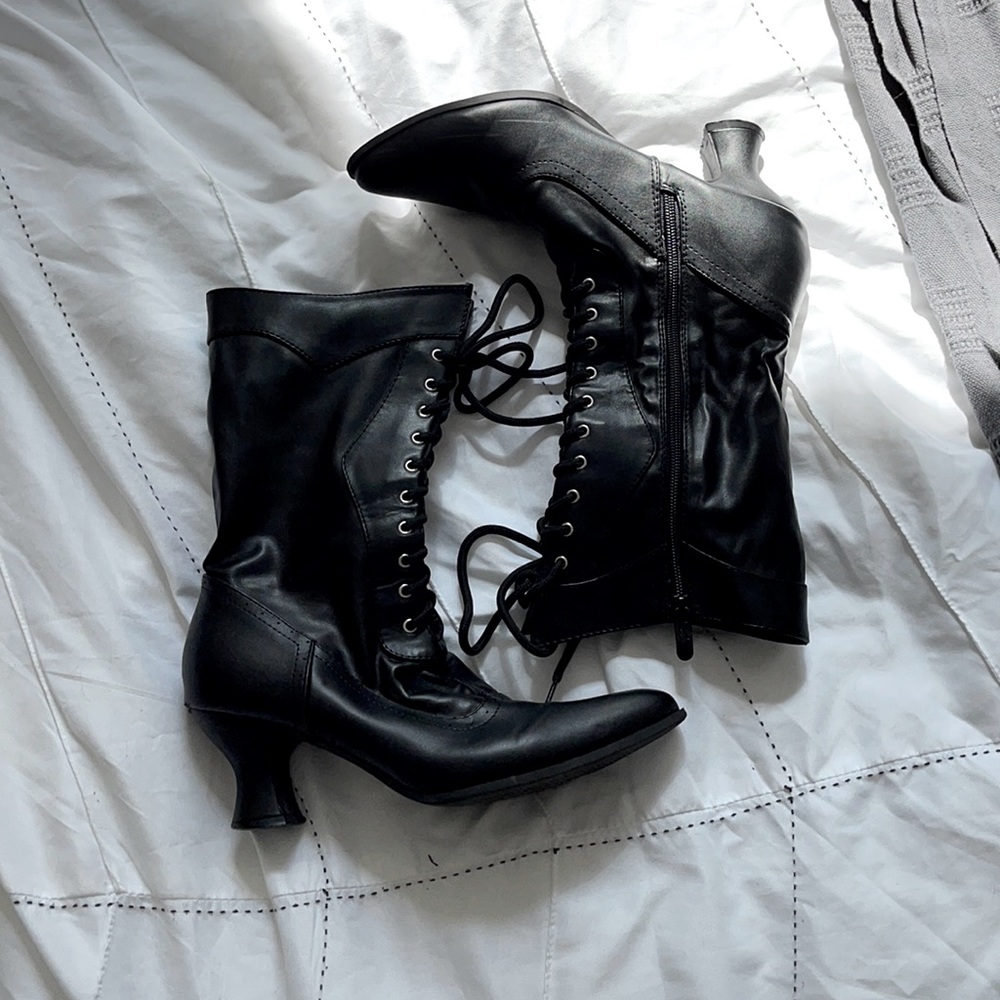 EUC Black Victorian heeled boots
